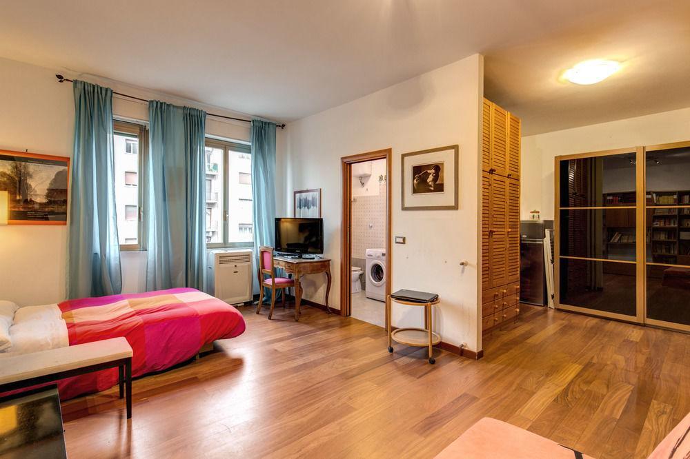 Easy In Hotel Roma