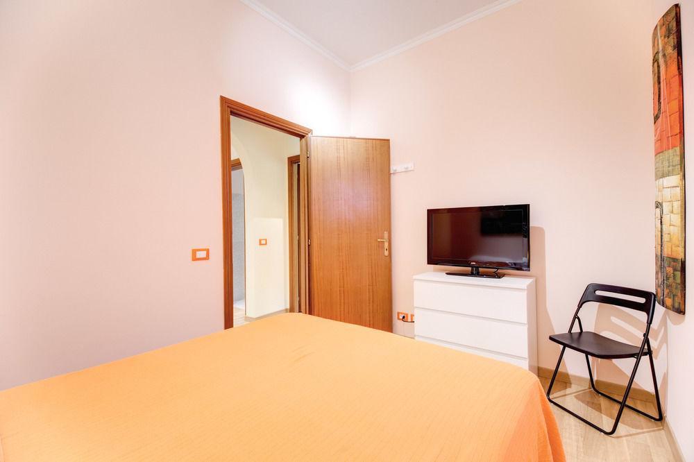 Easy In Hotel Roma