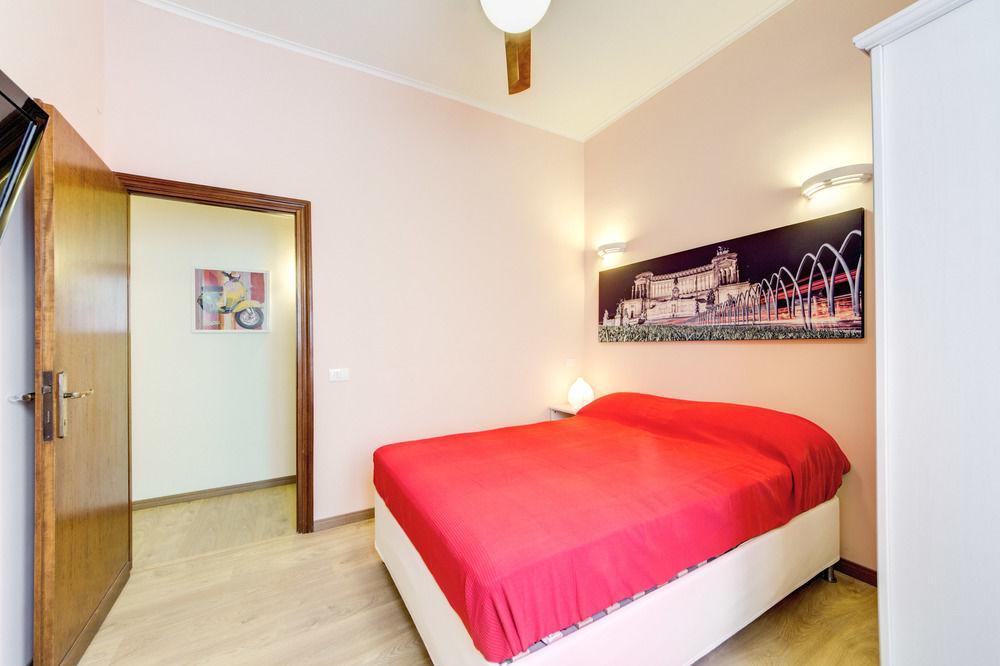 Easy In Hotel 2*
